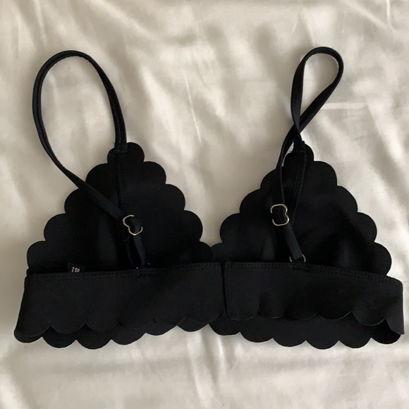 NWOT Missguided Scallop Bikini Top - Picture 6 of 7